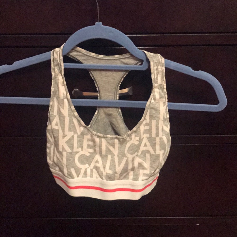 Sports bra